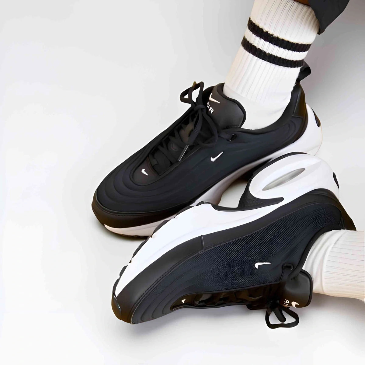 nike air max portal "black and white"