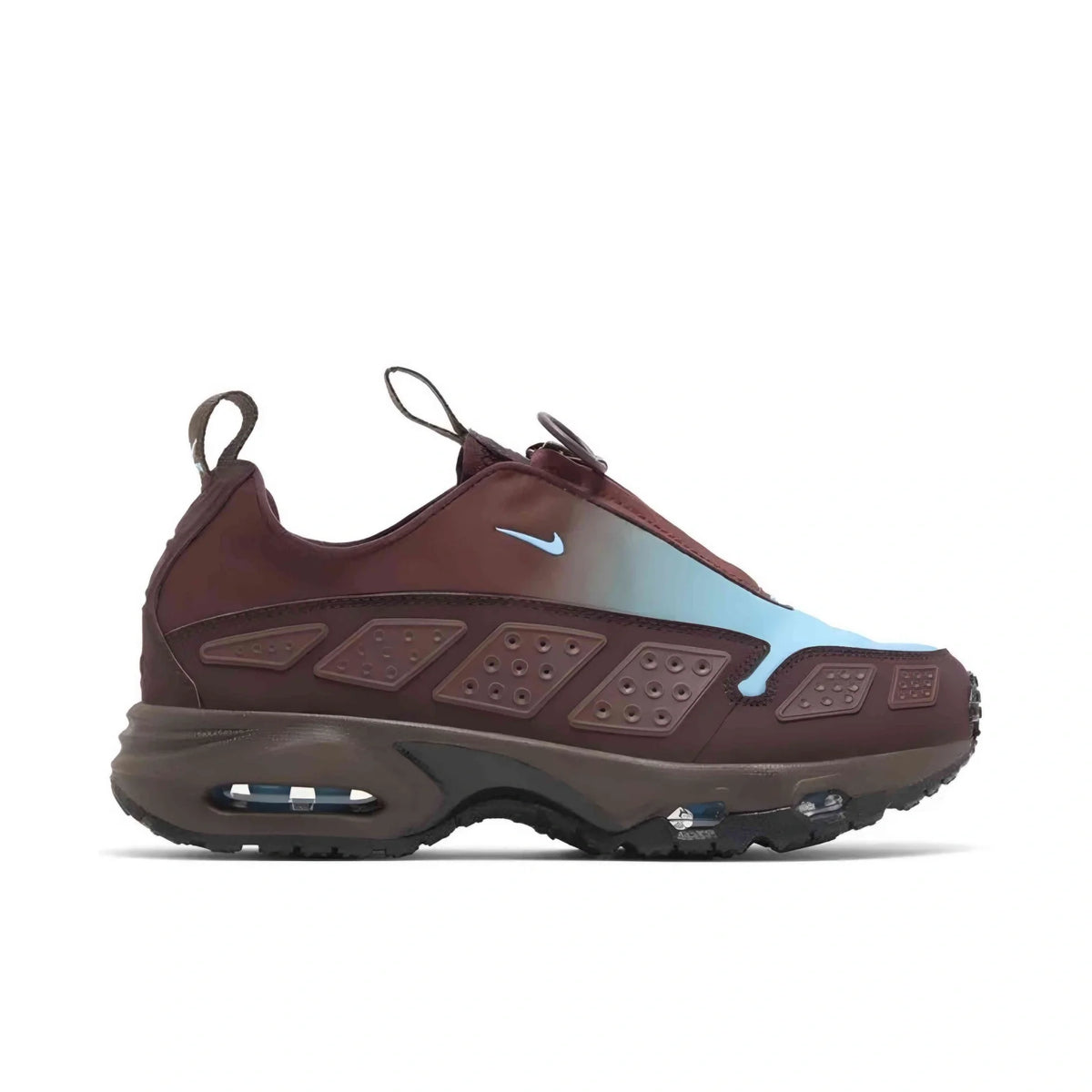 Air Max Sunder in Burgundy Crush/Baltic Blue.
