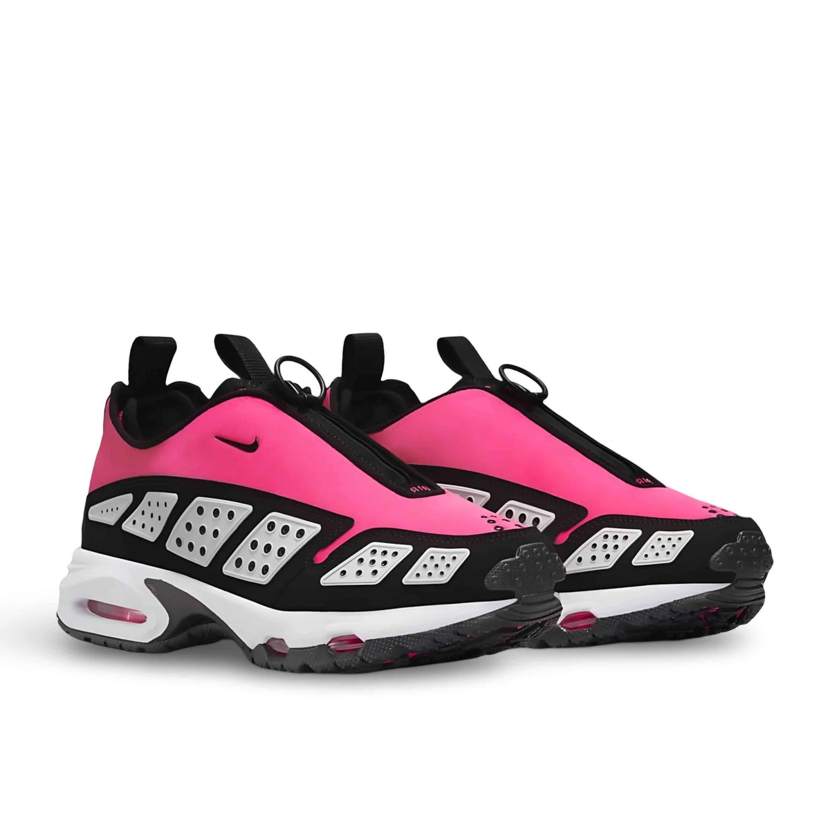 Nike Air Max Sunder in hyper pink and black.