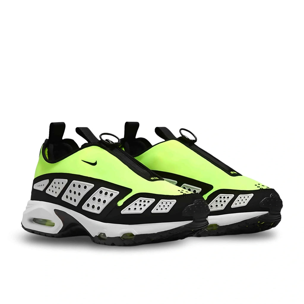 Nike Air Max SNDR in Electric Green.