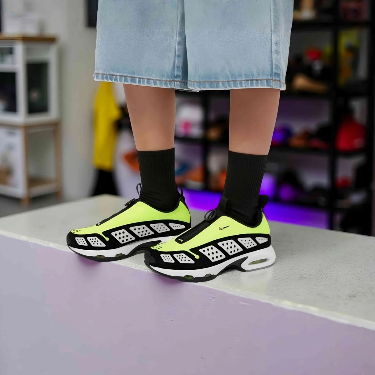 Nike Air Max SNDR in Electric Green.